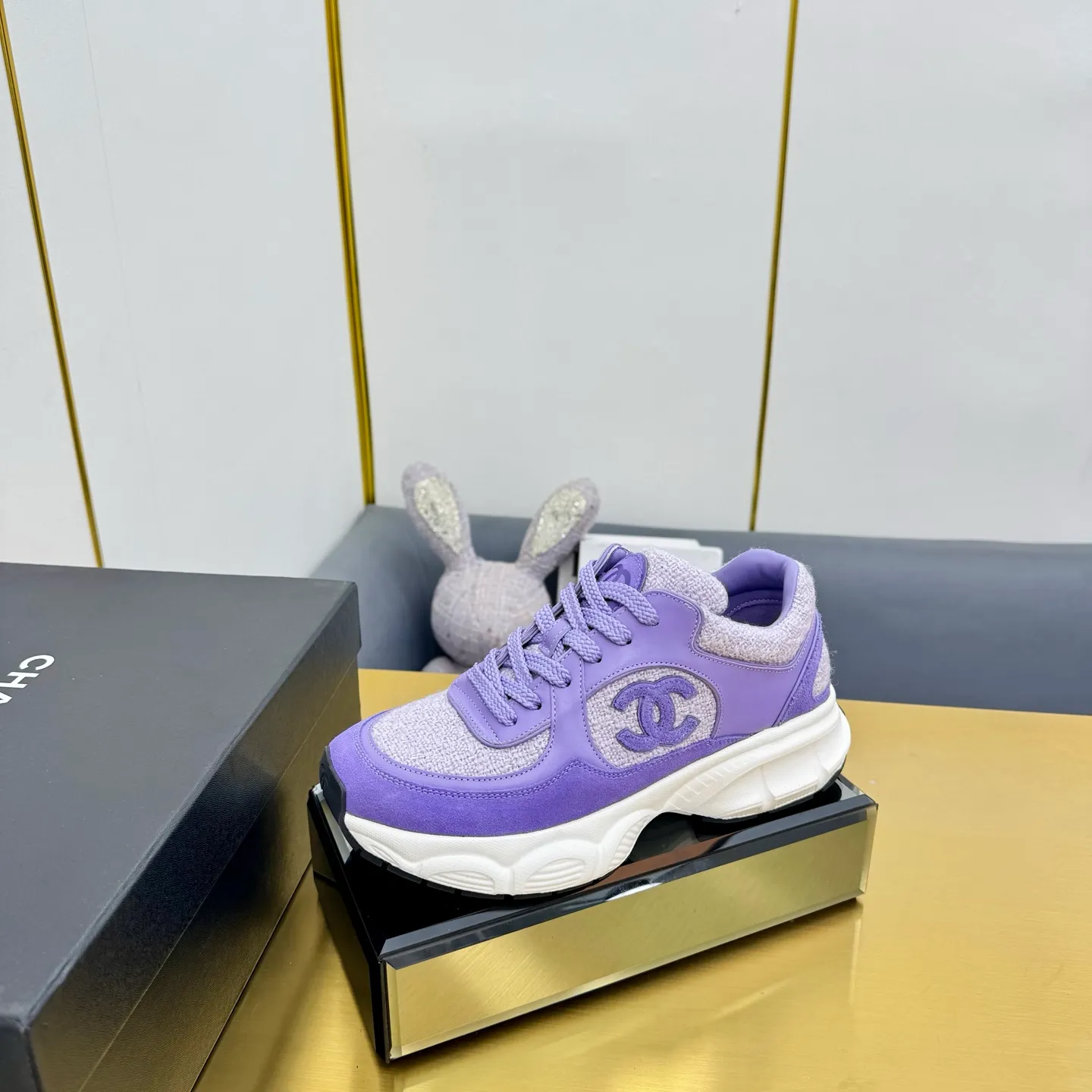 p700🐮🐮Upgraded version, upgraded version, upgraded version! No rebuttal accepted! ! ! ! Chanel Chanel dad shoes, couples' model for men and women - 2025 top casual sneakers in the counter. This classic design; the upper is electro-embroidered with various techniques; ❷The inner lining is made of: original Yangli + net ❸The outsole is based on: the original TPU combination outsole. The full set of boutique packaging for women 35–41
